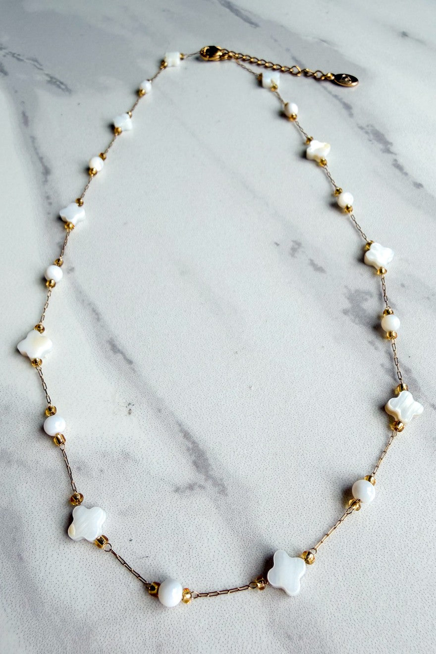 Pearl Clovers Necklace
