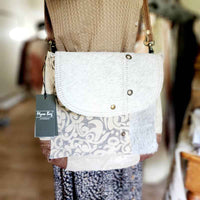 Factual Messenger Myra Bag