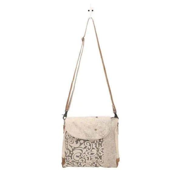 Factual Messenger Myra Bag