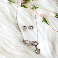 Infinity Mama Necklace with Flower Charm